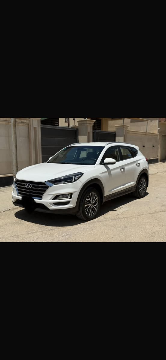 توسان ٢٠٢٠ الكاصد
كفاله عامه 
ماشيه ٦٩
رقم بغداد 
مكاني حله 
السعر ٢٠٤ وبي مجال
***********
