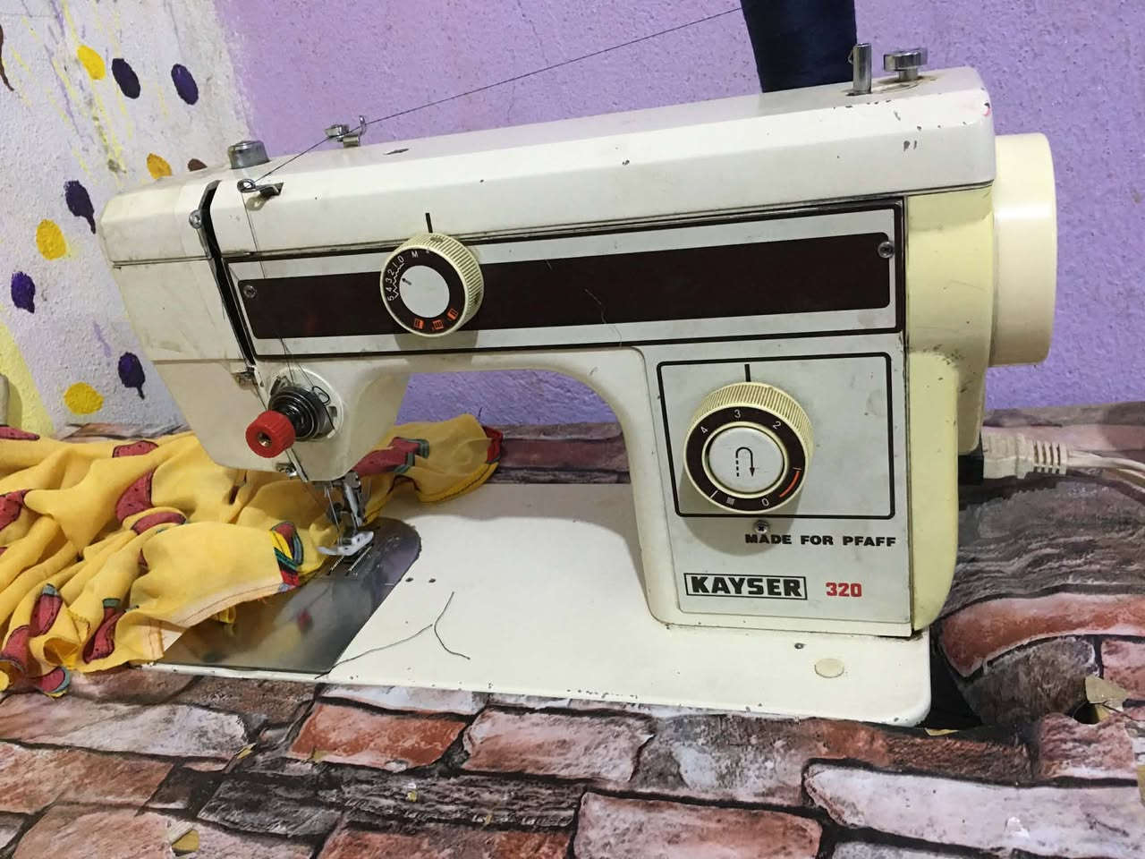 ماكنه خياطه ياباني مكفوله  مكاني كوت ***********
