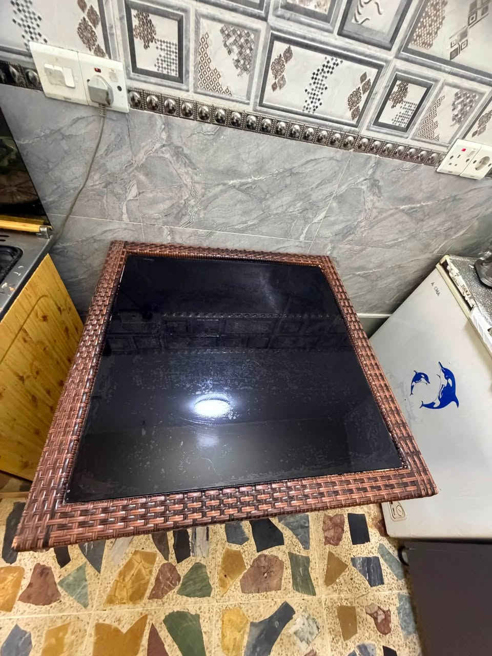 ميز يستعمل طباخ للمطبخ 
وللحديقة جام وخشب 
كراسي خوص ٣ عدد 
للأمانة ٢ جيدات واحد شوية تعبان بس يصلح للجلوس


**إذا كنت صاحب هذا الإعلان وتريد حذفه لأي سبب، رجاءا أرسل رسالة إلى الدعم الفني**