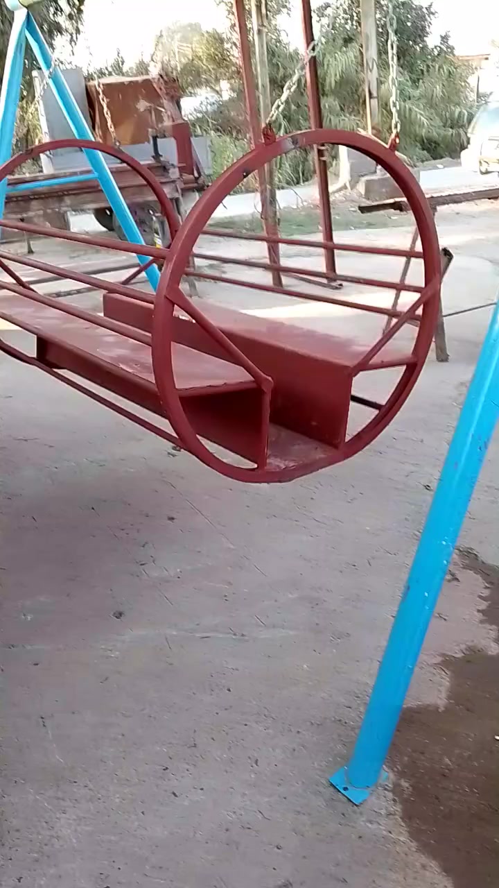 السلام عليكم ورحمة الله وبركاته مرجوحه للبيع وياها ثيل اصطناعي وعندي بعد غراض الاستفسار على الرقم ***********
