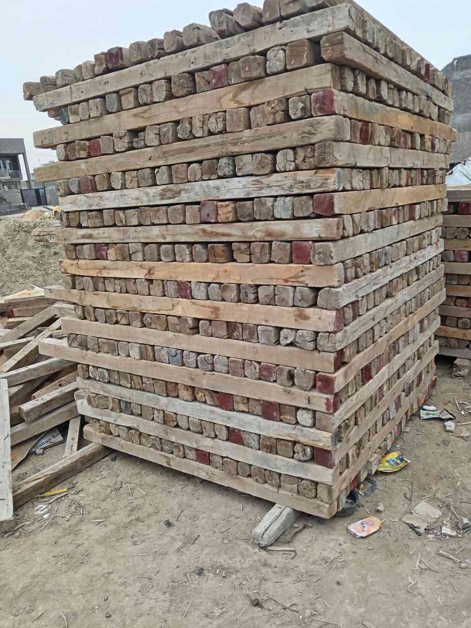 السلام عليكم
سير تلاث بتلاث مقاصير متر ومرتين
مكص وعواجه
بلاويد جسر يطالي
بلاويد اسود
مكان بابل
سعر مناسب
***********
