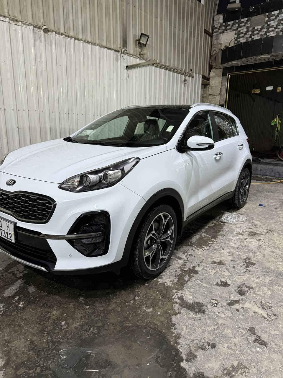 اسلام عليكم كيا سبورتج موديل ٢٠٢٠ اخت الزيرو ماشيه ٢١ الف حقيقي سياره مكفوله كفاله عامه من كلشي جيتي لاين مواصفاته معروفه فول واحد عله واحد بنرامه جلد كراسي كهرباء جنطه كهرباء بصمه شفتات كير سايد ابريك دكمه حساس امامي حساس خلفي امرايت كهرباء وبعد اهويه موصفات بيه مكان السيارة بغداد 
سعره ٢٣٠ وبيه مجال بسيط ***********
