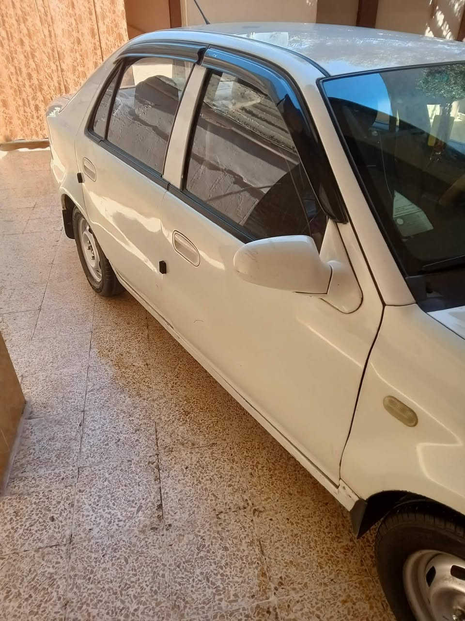 سيكي للبيع مديل 2012 سنويه ما صاقطه بيه قطعتين صبغ السعر 45 وبيها مجال ***********
