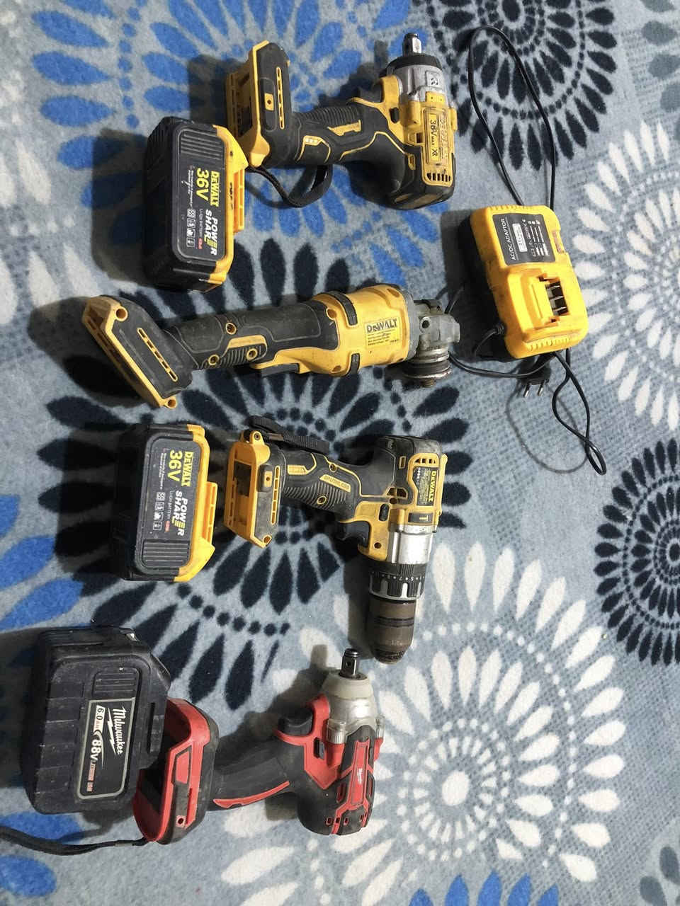 دريلات شحن كلهن شغلات ونضيفات البيع مكاني سوك شيوخ ***********
