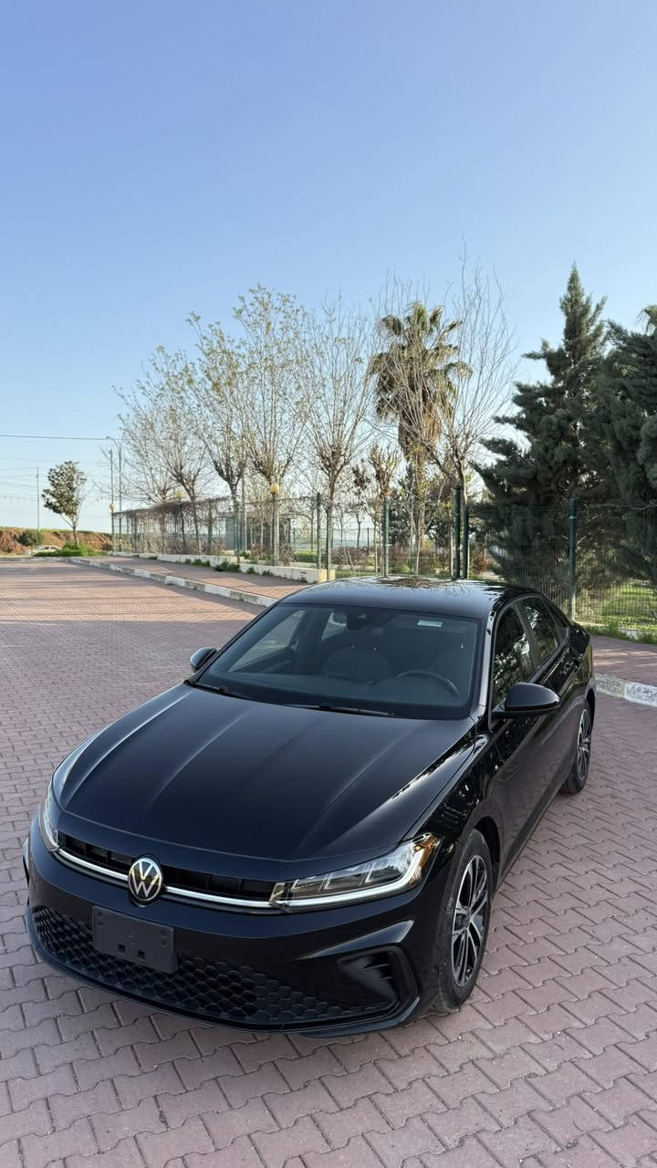 Volkswagen Jetta SPORT - شكل جديد ‎
موديل  : 2025 
سياره فقط سندوق تبديل شركة  بدون دواخل بدون صبغ 
سياره بدون ارباگ 
لون سياره اسود 🖤
‎المحرك:- i4 - 1.5L Turbo 
شاشه كبير 
‎گيج ديجيتال 
‎بريك بصمه 
‎رادار
‎كاميرا 
CarPlay
فه حم شركة   
Auto-Start/Stop
‎لايتات Led+Xzenon
14000"  mi
  سعر 160 مجال قليل 
بچم كبس كل شي ضمان 
سياره بدون رقم ترقم /اربيل دهوك سليمانيه 
مكان عقرة 
*********** واتساب
كورك ***********
