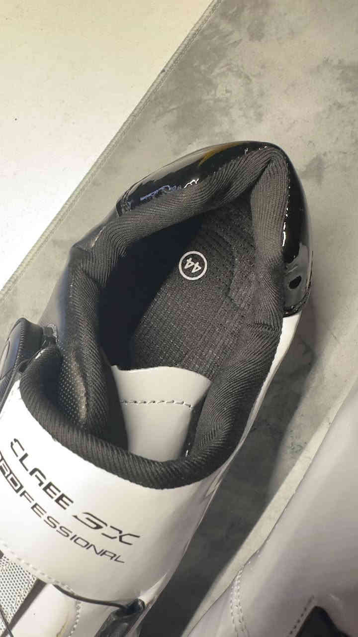 متوفر 

حذاء A55 لوكات بعدة جديد قياس 44

رگبة ماركة كوسيڤلو مع الكل القطع جديد

سيباية ترحال المنيوم 

متوفر توصيل جميع المحافظات 

***********
