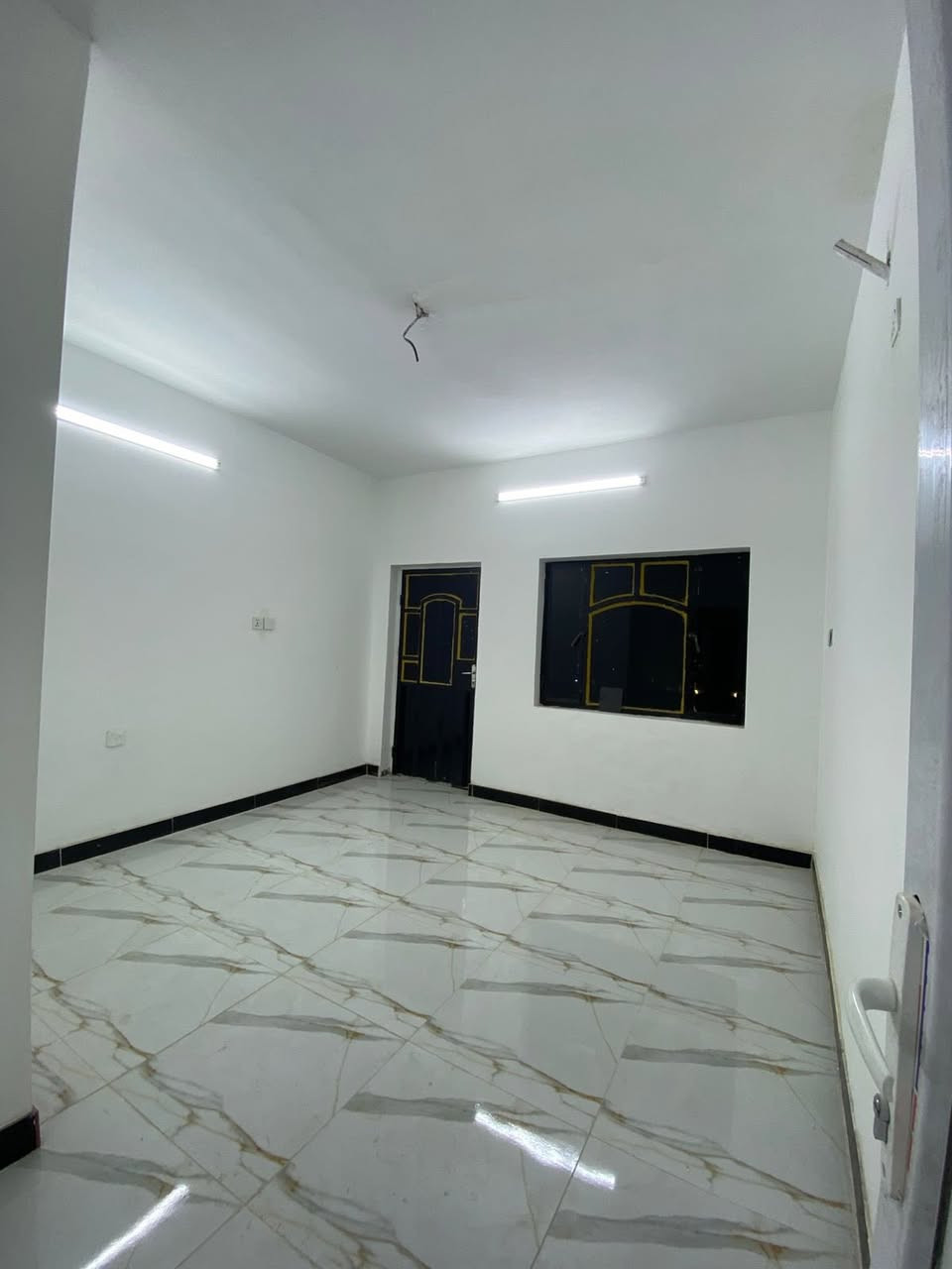 للإيجار للإيجار تجاري‼️ في السيديه🏯✨ بيت مساحه215m
🏠

المواصفات: 

• طوابق

 • 3 غرف نوم مريحة  🛏️🛏️

•مطبخ  مرتب 🏺🔮

•صاله 🌋

•ارام للاستثماروالتطويرالعقاري

•الموقع🗺️: بغداد / السيديه - مربع الاقتصاديين مقابيل جامعه الشعب    📍

لا تضيع الفرصة – السكن المريح بإيدك! ✅

للاسـتفسـار الاتـصال علـى الارقـام التـاليه *********** او زيـاره شركه ارام للاستثمارو للتطوير العقاري - بغداد السيديه مدخل الخيزران مجاور السيطره

