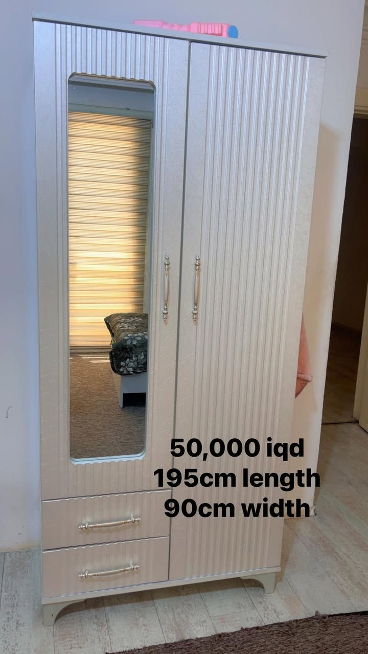 House items up for urgent sale. All prices are mentioned on pictures. Location is Empire Royal apartments.
Dm for details


**إذا كنت صاحب هذا الإعلان وتريد حذفه لأي سبب، رجاءا أرسل رسالة إلى الدعم الفني**