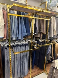 ستاندات عدد ٢ للبيع جديد مستخدم شهر واحد فقط ٠٧٧١١٦٧٠٠٠٣