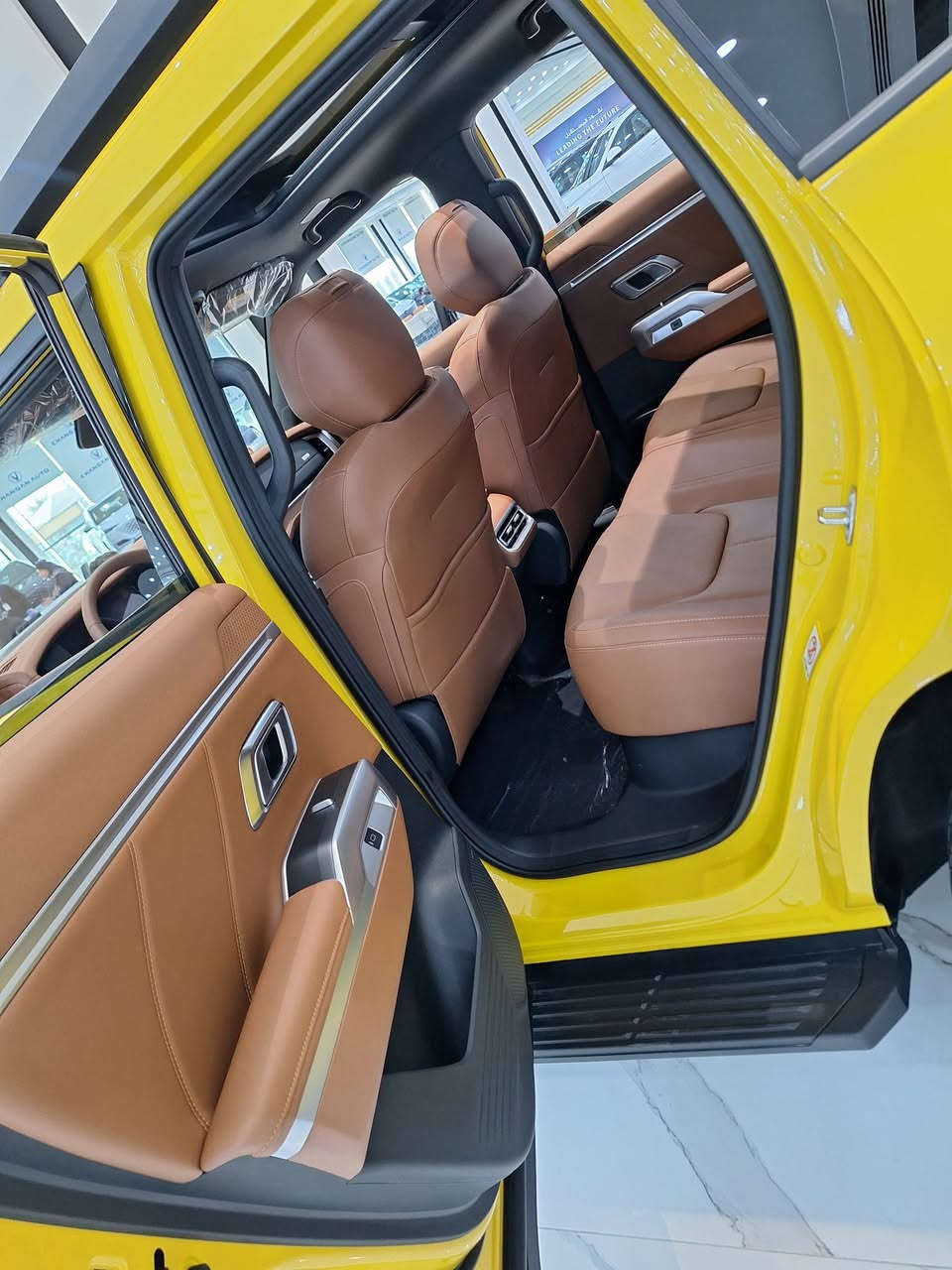 ‎ديبال G318
وحش شانجان وصل موديل 2026

بنظام كهربائي REEV 

محرك ١٥٠٠ تيربو يولد طاقة لشحن الكهرباء 

دفع رباعي

عزم الدوران 572

التسارع 5.9 ثانية لل 100كم

انظمة الراحة والسلامة والقيادة عالم ثاني 

مستمرين بعروضنة مستشار المبيعات علي ضياء ***********
