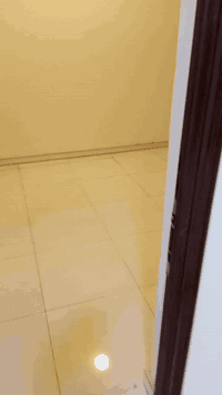 شقه للايجار المساحه150متر تحتوي غرفتين وصاله واستقبال ومطبخ صحيات وطرمه بناء حديث.
العنوان البصره/الطويسه شارع اللجنه الاولمبيه للاستفسار الاتصال على الرقم***********
