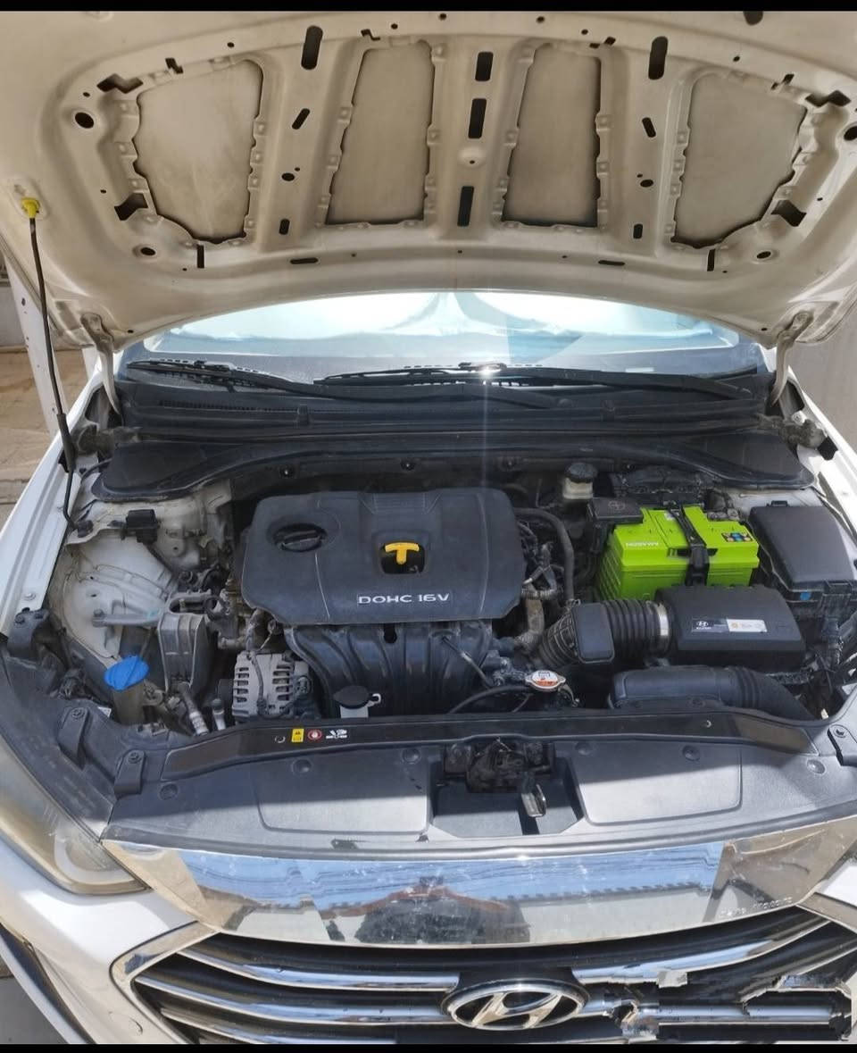 السلام عليكم
النترا موديل 2016 خليجي شكل 17
فول مواصفات عدا البصمة 1/1
مكفولة من الصبغ والتبديل
بيها 3قطع بارد
مكينة 2000 دوش 
فتحه سقف 
اشاير بالمري.  مري شفط 
تحكم استيرن
شاشه وكامرة
لد امامي 
حساسات خلفية
ماشية 96الف كم رقم بغداد بأسمي 
مكاني بغداد حي القاهرة
رقمي ***********
