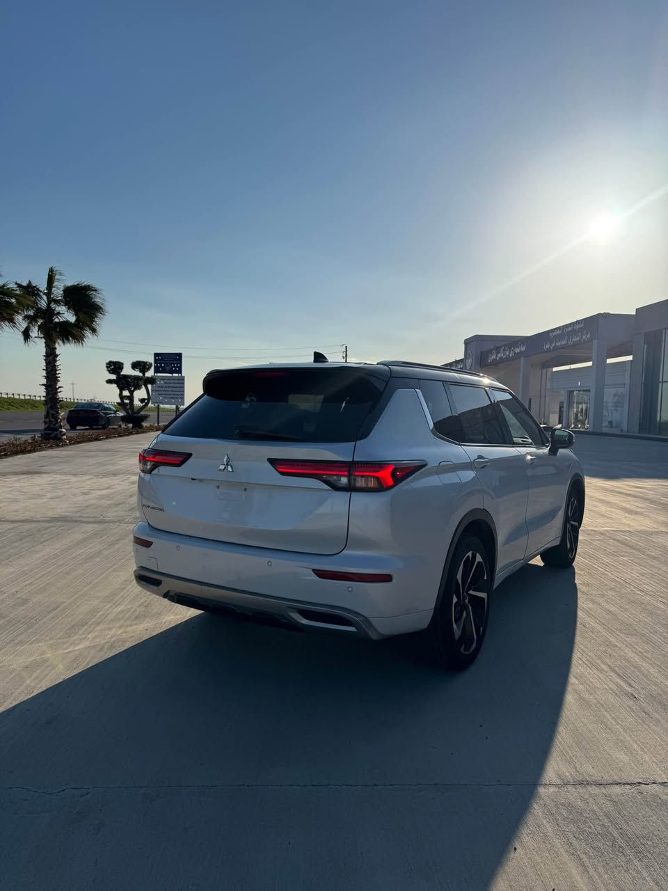 2024 MITSUBISHI OUTLANDER
SEL
سياره دعميكى خه فيف هه يه بى ايرباك 
رقم شاصى(JA4J3WA83RZ004565)
هيج سبوغيكى دبى يان عيراقي تيدا نيه ته نها 6بارجه امريكى لى ده ر كوتوه 
مكان سيارة عقرة ئاكرى 
سعر 225$ورقه و مجال
***********واتس ئاب اكر, نينوى
