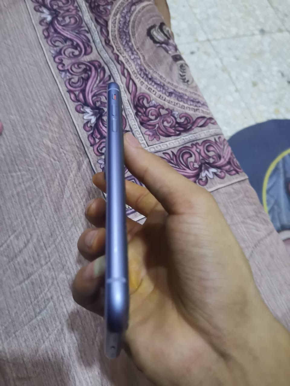 جهاز ايفون للبيع 11عادي شرق اوسط ذاكره128بطاريه 79مكاني بغداد رقم ***********
