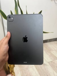 ايباد ١١ M5 • بطارية ١٠٠ • مكفول