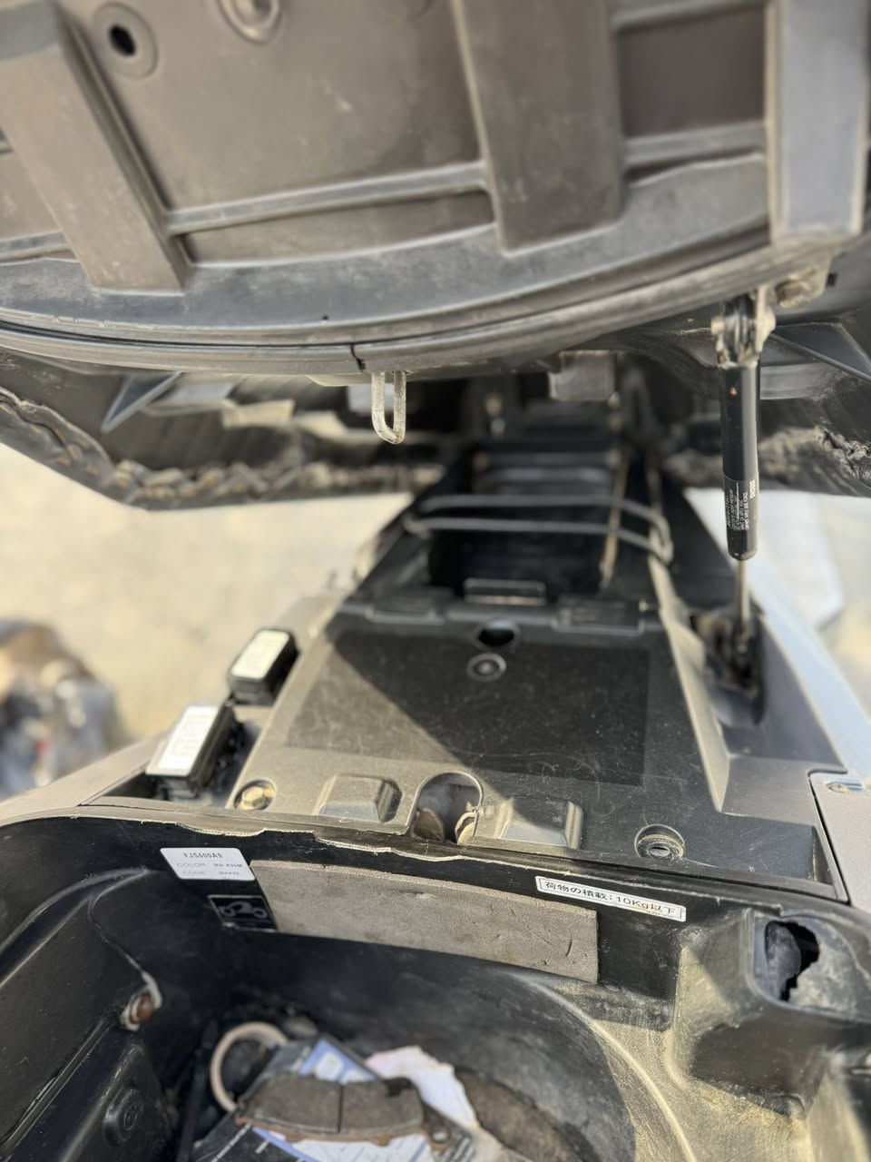 سلام عليكم سلفر جيتي 600 مكينة abs ياباني سكيورتي اوفر ماشية 54 جنطة اصلية مرايات اصلية مصدات تخم تاير مشلن جدد عليهة ادامة كاملة فيت بم اصلي دهن جديد مي زيتي اخضر اصلي ماناقصهة شي ترايك للشمال مكينة مكفولة كفالة عاملة برغي مامفتوح بيهة جيب وياك فيتر وتعال افحص مكاني بغداد حي اور سعرها 25 وبيهة مجال مكينة 600 مو 400 بيهة قطع قليل صبغ    ***********
