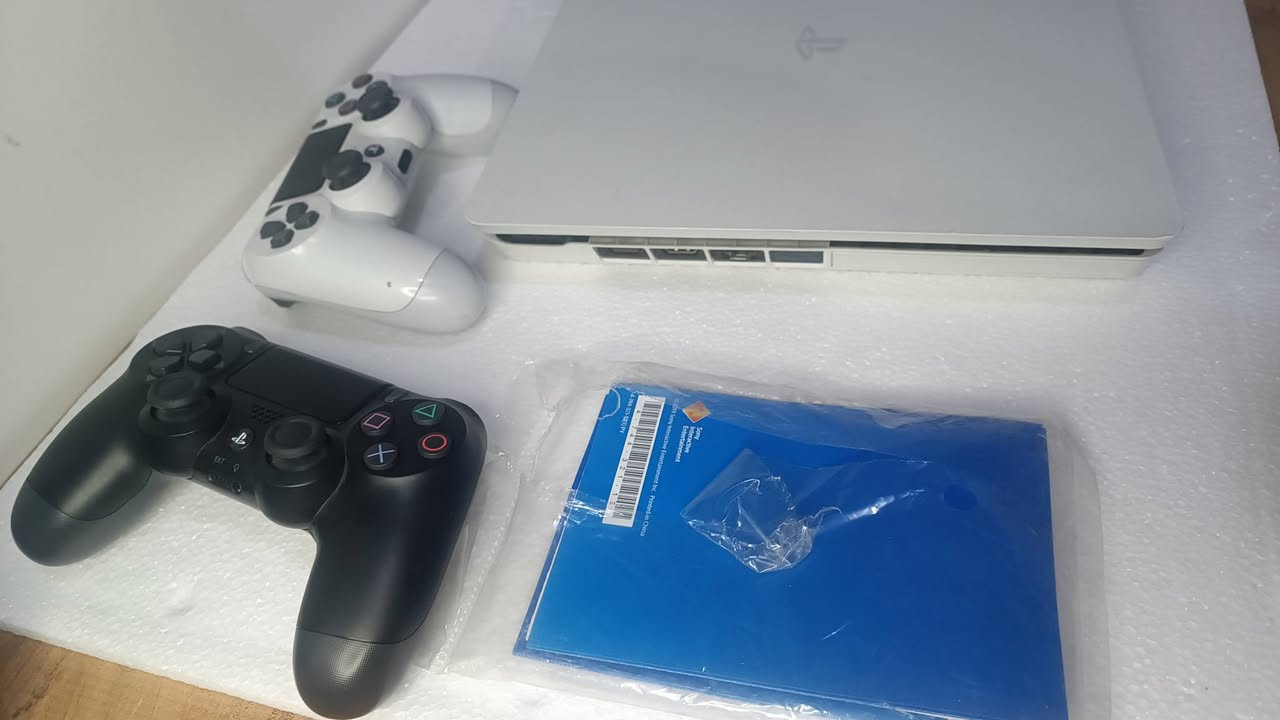 للبيع بلي فور سلم مهكر جهاز جديد كبس شركة ويا يدات ثنين وكارتون كامل ومتروس العاب سعره 280 للأتصال ***********
