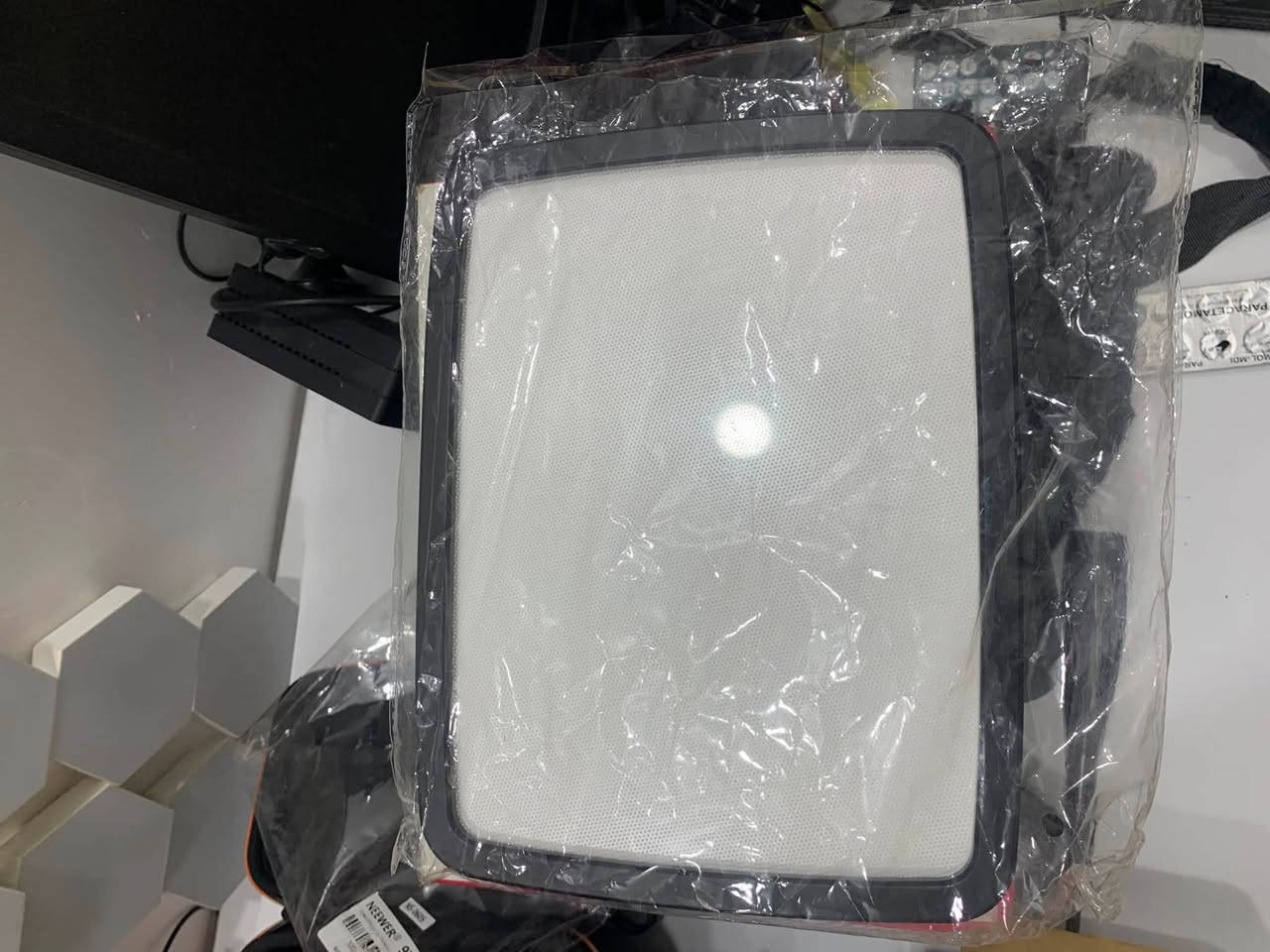 السلام عليكم تصفية 
مانع اهتزاز moza mini P  6400-zve10 كانون كله يتحمل
بطاريات سوني خمس قطع  6400-zv-e10 a7ii 
كراب بطاريات سوني a7ii-a7sii-a7rii
ادبتر كانون m-ef
سوفت بوكس قياس 60*80
اضاءة مستمرة شحن و بطاريات قطعتين 
ستاند كامرة 
كيبلات توصيل لل رونين كافة الأنواع موجودة 
بلاطة رونين 
غلاف حماية a7iii مارك 3
تريكر مرسل و مستقبل 
فلاش سوني بطاريات يشتغل 
حماية فلاش ad200 
مراية للموبيل 
و بعد اكو كومة غراض البيع شلع 
السعر الكلي ٢٢٠ الف و بيهم مجال
عنوان موصل توصيل موجود ***********
