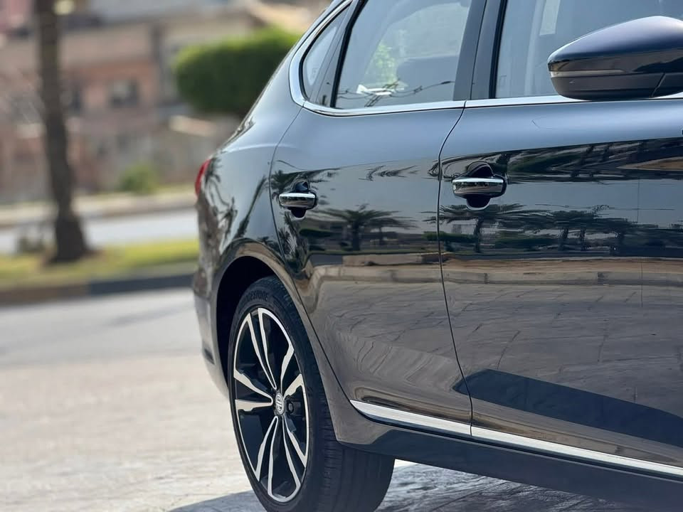 MG6 تروفي فول مواصفات
موديل 2023

كفاله اخذتها من شركهالحارثيه عله ايدي 
ماشيه 45 KM فقط
مكينه وكير مكفول 
فولللللل مواصفات
بصمة
سلايد روف (فتحة سقف)
كشنات كهرباء
شاشة
تحكم ستيرن
مثبت سرعة
كامرات خلفية وحساسات
هاند بريك بصمة
وبقية المواصفات المتعارف عليها
السيارة جديدة كلش وما بيها اي نقص كاملة مكملة  صدر امامي خلفي جديد  غرفة داخليه نضيفة وما بيها اي شخط 
رقم بغداد الجديد سنويه جديدة  
مكاني بغداد 
سعرها 120 $ بيها مجال بسيط كلش 
رقمي *********** الشراي يتصل ما متواجد بل فيس

