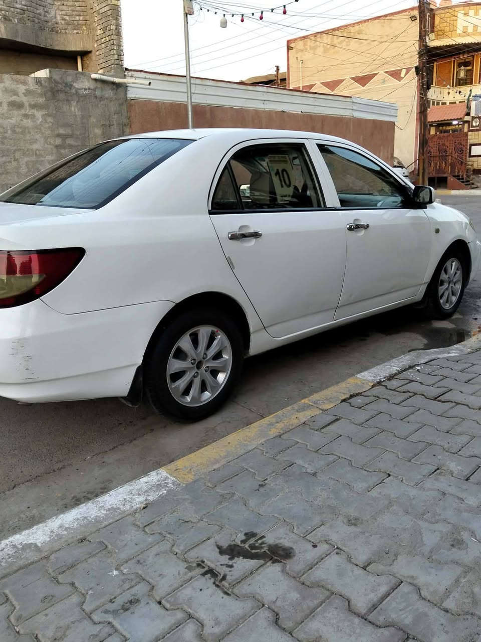 سلام عليكم بيوايدي F3 موديل 2013 سيارة نضيفه  دوشمه جديده تبريد شغال كير محرك لانسر قبق اسود1600كير عادي شاشه  تخم تايرات جديد سعر 62وبيه مجال مكان الحسينية الراشديه رقم***********
