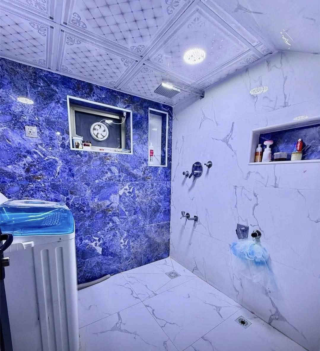 دار للبيع  بحي الحكم بناء 2025بيت للبيع حي الحكم 130 متر طابقين بناء 2025
يحتوي الطابق الأول غرفه وبراني وصاله ومطبخ وصحيات وحديقه زجاجيه الطابق الثاني يحتوي ع غرفه كبيره وصاله وصحيات وسطح 
قرب ملعب الخماسي

السعر 140 مليون قابل للتفاوض

رقم الإعلان (341)
للاستفسار اكثر مراجعة المكتب 
مكتب السيادة للعقارات 
***********
عنوان المكتب 📍حي الحسين شارع الاربع سايدات مجاور مصرف الجنوب
