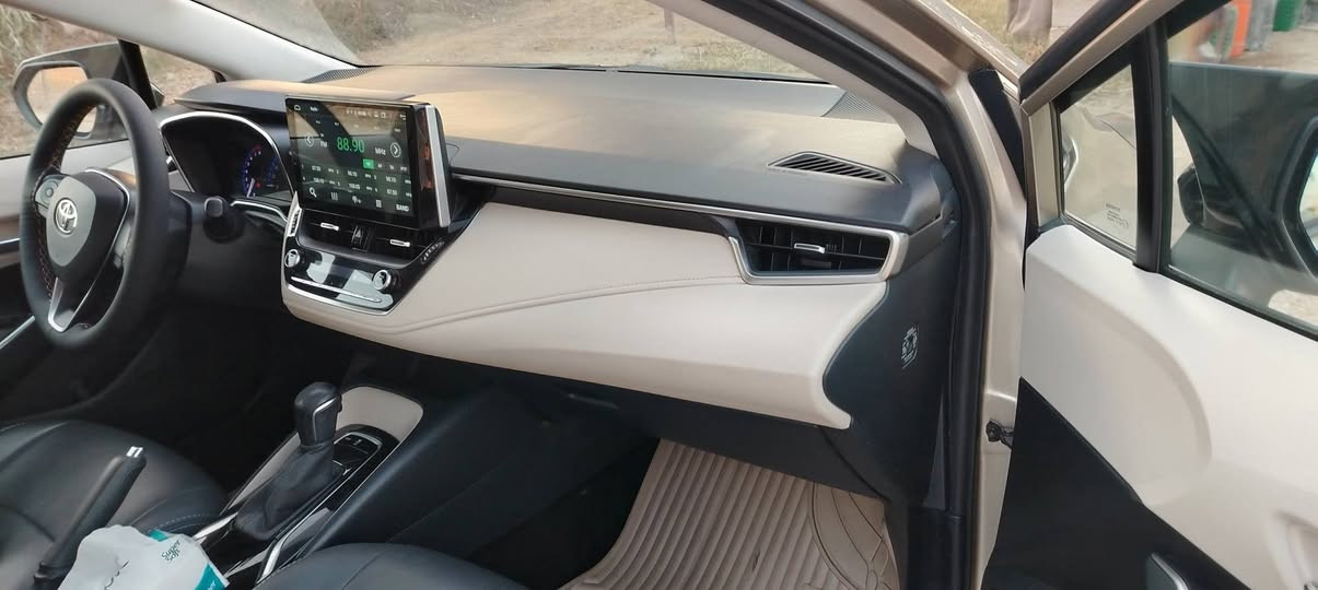 السلام عليكم للبيع كورولا 2021 وارد خليجي ماشيه 82 بيها طخه بالبنيد مضحه بالصور باقيه مقفول فول عادل فتحه مكان السياره الانبار سعر 155  ، ***********
