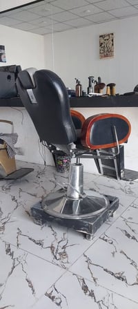 كرسي حلاقة • نضيف • الفرات