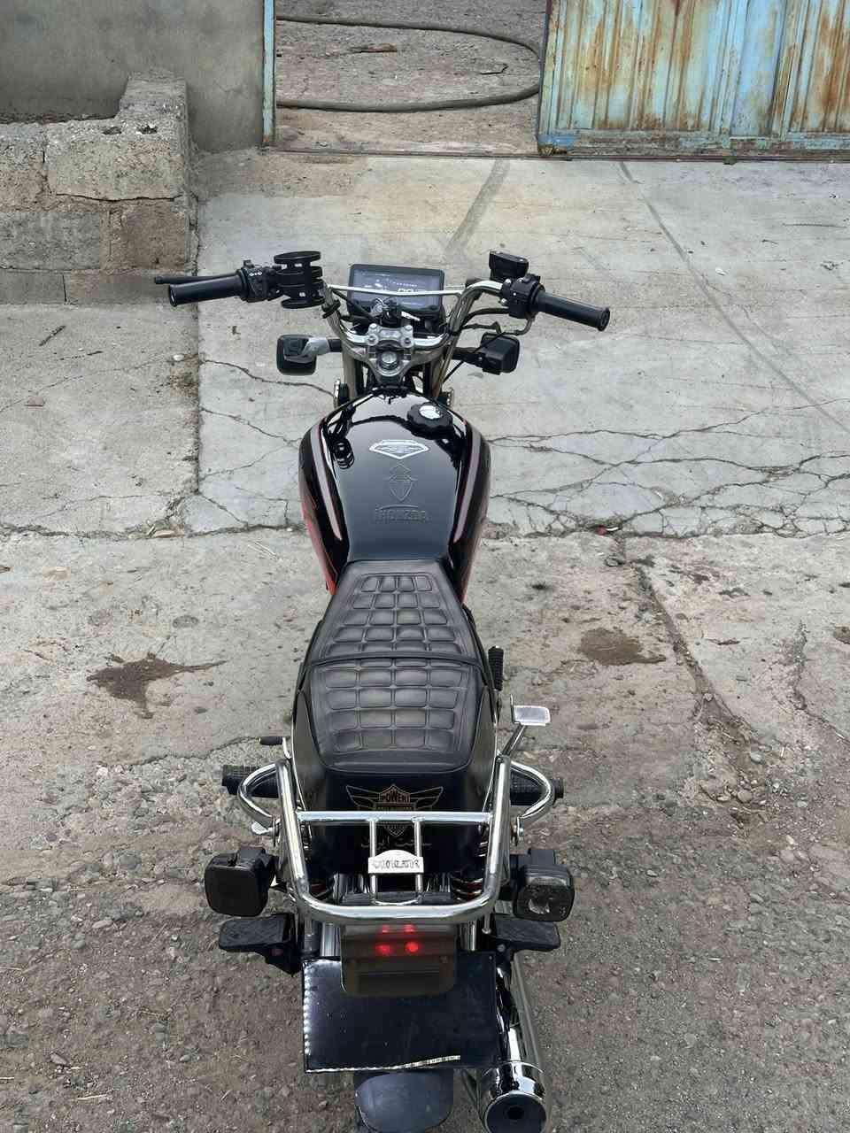 بۆ فرۆشتن سۆلینک ٢٠٢٤ مەکنەی کەپسە ڕۆن نادات دوکەڵ ناکە شانسی تەقیوی نیە هەموو گیانی ماتۆڕەکە بە شەرت سعری ٥٥٠ هەزارو معمالەیە برایانە شوێن:سلێمانی ڕەقەم تەلەفون ***********.
