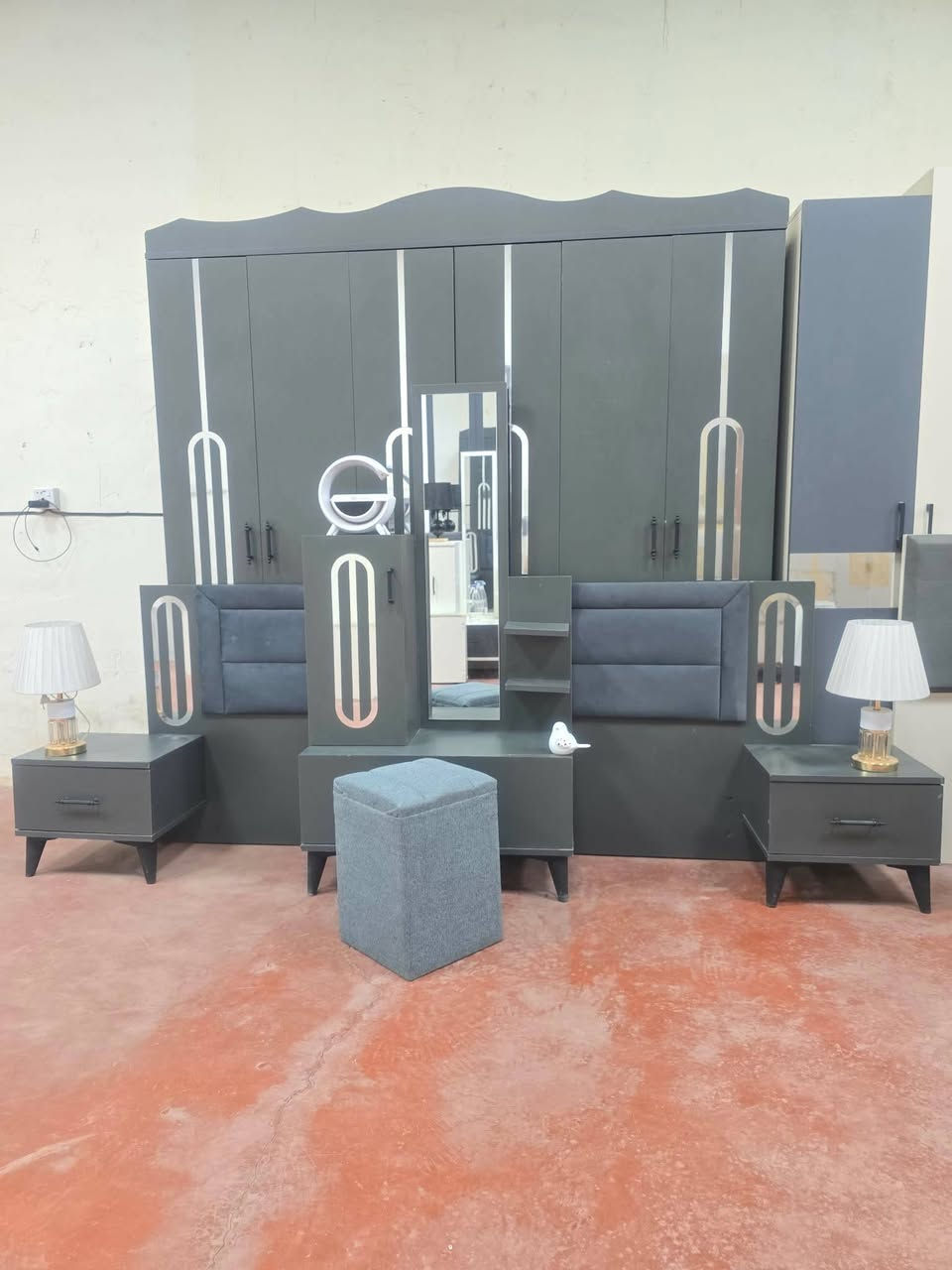 تخفيضااات غرفه نوم 6 قطع اخت الجديده موديل حديث😍😍 كل هذا بـ 500 شد ونقل داخل بغداد مجاني للحجز اخذ سكرين وتفضل واتس اب *********** تتوفر انواع الغرف
