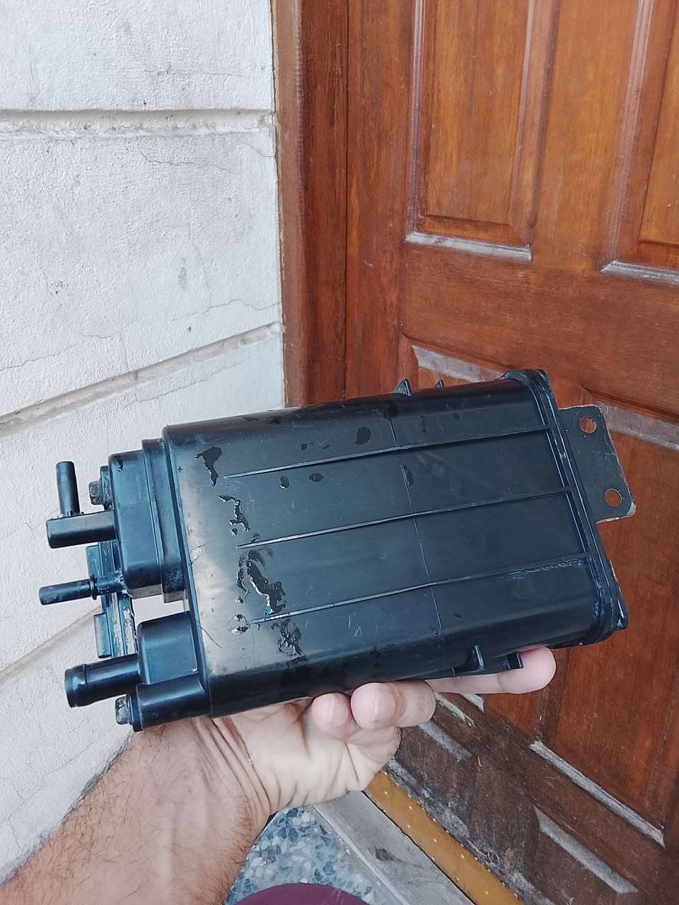 مبخره بانزين اصليه كيا ريو من موديل 11الى 17عنوان البلديات قرب بانزيخانه سما السعر ب25الف***********
