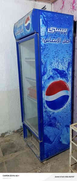 السلام عليكم
غراض كافتيريا كاملات للبيع 
جام خانة + براد + طباخ  + شواية همبركر + مسطبات + طبلات + سنكي .المكان ابو صخير حي الجمعية 
***********
 السعر 800 وبيهن مجال
