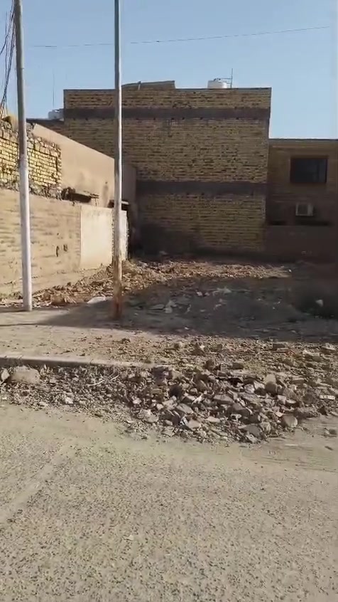 قطعة للبيع مساحة 250 متر، العنوان حي المعلمين الجديد ع شارع 15 قرب السوق
الجبهة 12.5، النزال 20
طابو صرف
السعر خاص أو الأتصال ع الرقم
***********
