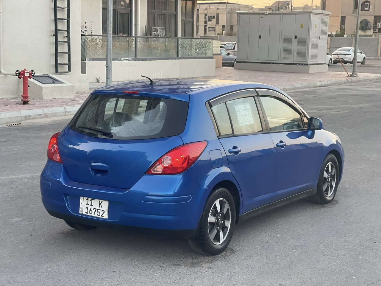 السلام عليكم للبيع نيسان فيرسا موديل 2008 رقم بغداد الجديد سنويه بسمي 
كير اوتماتيك جام كهرباء صبغ جماليه بدون حادث رش فقط بسبب الجراد
السياره جاهزه بدون اي نقص
السعر 68$ورقه وبيهه مجال بسيط حك جيه
مكان السياره بغداد ظباط حي الجهاد
للاتصال ***********
