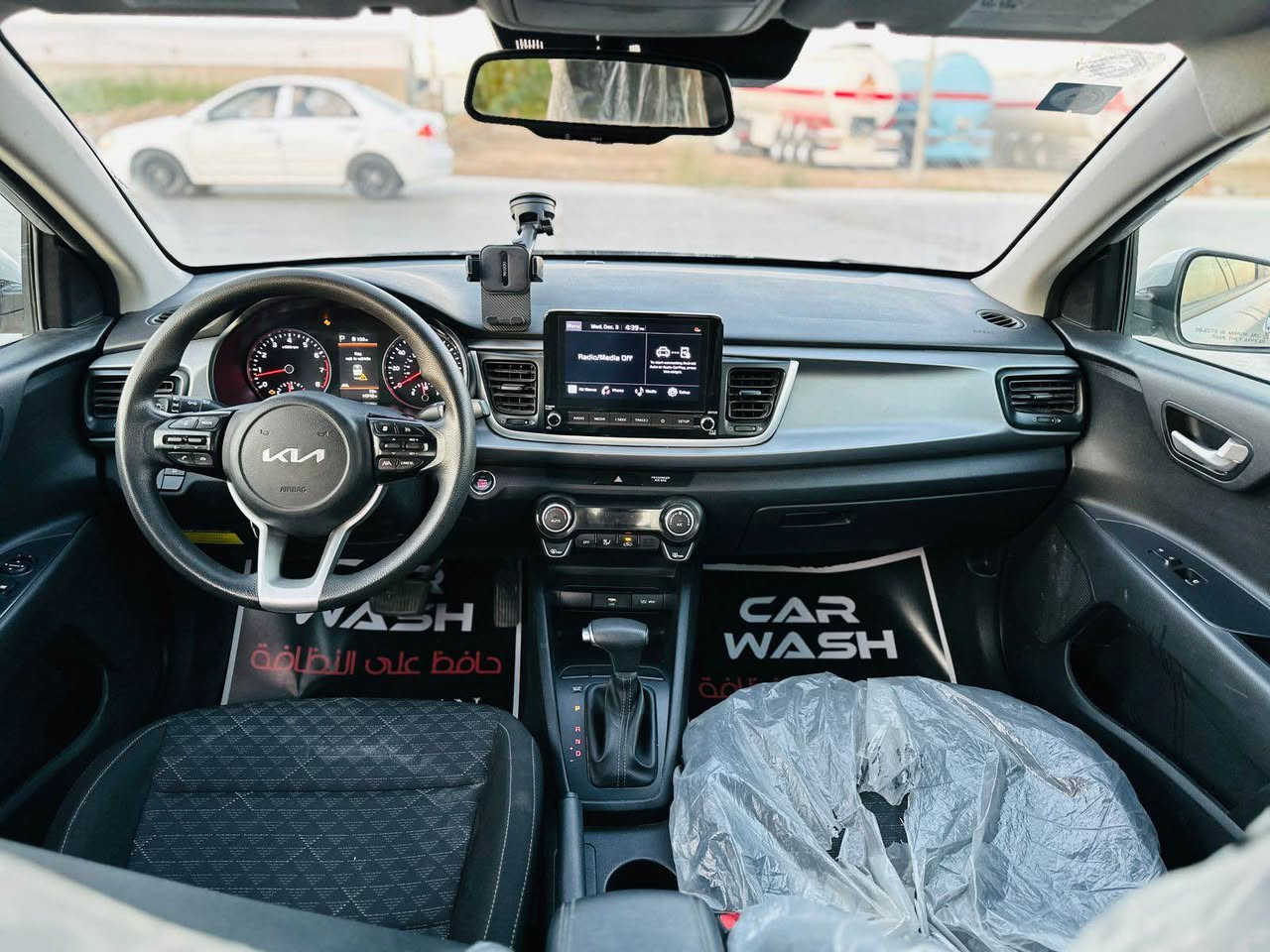 ***********
كيا ريو 20220 للبيع السعر 110 ورقه قفل قفل قفل وارد امريكي حادث جاملغات اماميه وبنيد مكينه ١٦٠٠ اربعه سلندر ماشيه قليل سياره جديده وجاهزه بالعافيه عل ياخذها رقم بغداد تحويل مباشر مكاني العامريه بغداد, العراق
