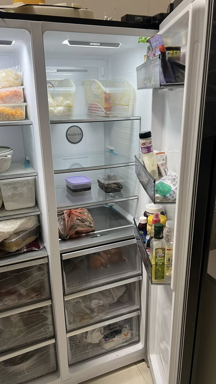 ثلاجة هيتاشي انفيرتر تسحب امبير واحد نظام ثلاجة ومجمدة تحكم منفصل ونظام حفظ وترشيد الطاقه ماخذها من الطفيلي بمليون وربع واريدها بمليون،
امانة الله لا داخله تصليح ولا بيها اي مشكله وسبب البيع الانتقال لغير محافظه


**إذا كنت صاحب هذا الإعلان وتريد حذفه لأي سبب، رجاءا أرسل رسالة إلى الدعم الفني**