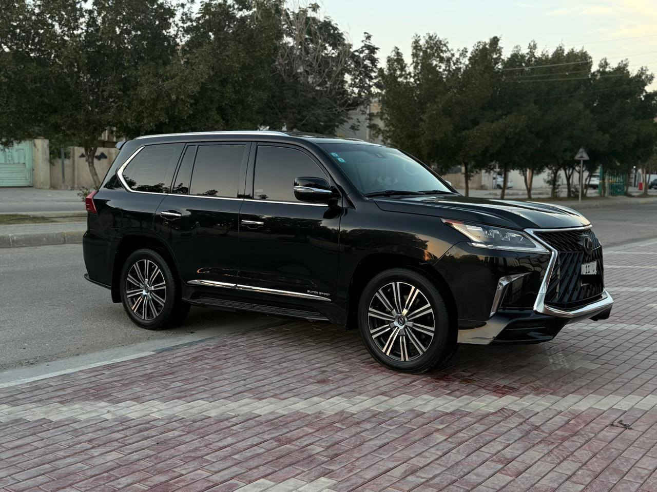 للبيع LEXUS, LX570.S خليجي بريم موديل 19 فول الفول ومكفول من الدعاميه للدعاميه ماشيه 74 الف كم فقط وقابل للزياده رقم بغداد بسمي تحويل مباشر المواصفات داخل قرميدي كشنات كهرباء تدفئه تبريد كشنات داتا شو كشنات خزن خمس كامرات محيطيه 360 درجه  رادارات خلفيه واماميه وجانبيه نضام ترحيب بردات فتحه. جكات  وبعد معروفه مواصفات الكسز السياره علئ وضع الشركه وكلشي بيهة مكفول كير مكينه حداديه دواخل كلهن مكفولات للاستفسار 
***********
 مكان السياره كربلاء،
