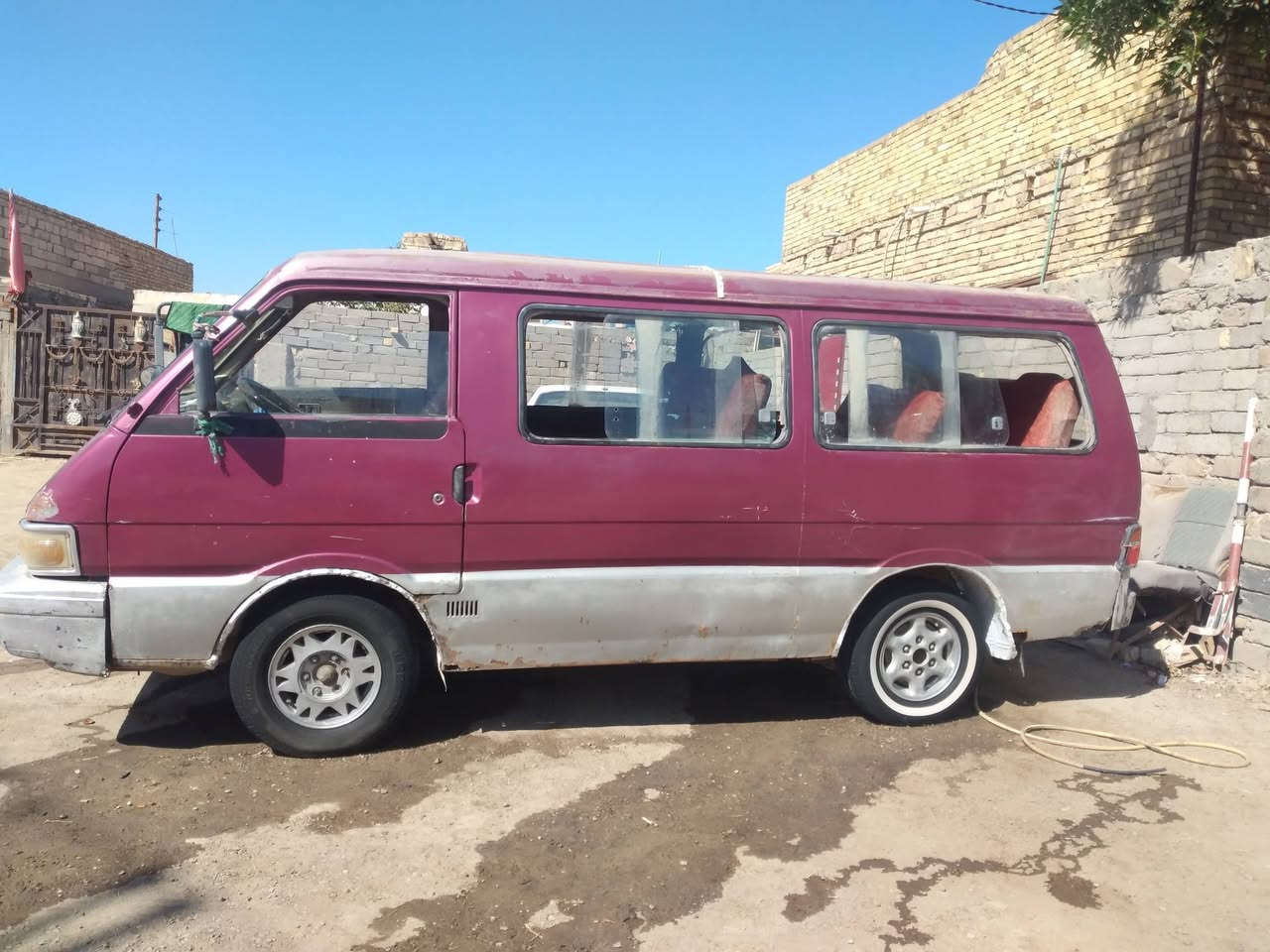 سلام عليكم كيه بسته للبيع موديل٩٥سنوية جديده رقم نكليزي سنويه لل٣٠ مكينه جديده  ٣٠٠٠خير من الله
باتري وسلف ودينمو بلباكيت
كهربائيات كله شغاله
مكان ناصريه قضاء الفهود السعر ٣٠وبيهه مجال للشراي
‎***********
