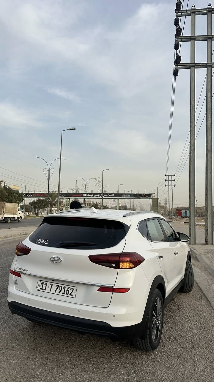 توكسان موديل 2020 رقم بغداد باسمي مكفولة عدا بارد بمقدمة البنيد مبين بل صورة حتة ماكحلتة ولا صبغته مقدار اصبعين ماشية 91 وقابل للزيادة مكان كربلاء ***********
