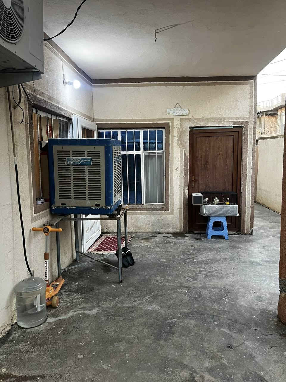 🏘🏘بيت للبيع ديالى خانقين / امام عباس فرع جامع الخلفاء واسواق نرجس بالبداية خلف محلات مساحة 200 متر 

2 غرفة نوم وصالة كبيره ومطبخ ومجمع صحيات داخلي وخارجي وحديقة كبيره وكراج كبير 

السعر / 42 مليون بي مجال بسيط 

للأستفسار اكثر اتصال بالارقام فقط 
***********
***********
مكتب فريا موفق للعقار
