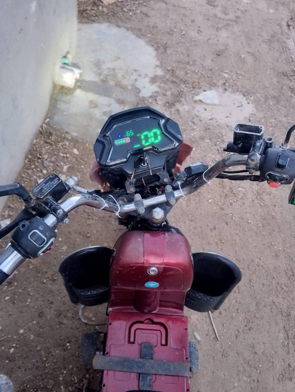 دراجه هارلي للبيع بطاريات عل فحص كهربايات شقاله سعر  ٣٠٠ وبي مجال للشراي ***********. ***********
