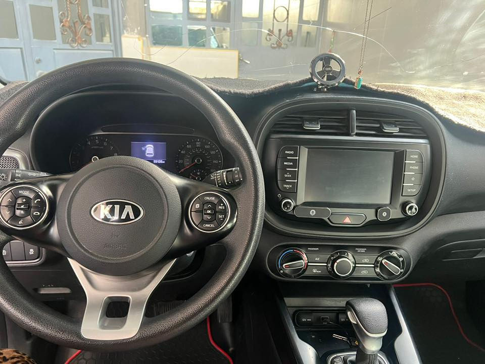 السلام عليكم صول للبيع موديل ٢٠٢٠ اللون سلفر رقم بغداد الضرر تبديل جنطة نفس اللون بدون دواخل مواصفات الصول معروفة نقطة توقف وانظمة قيادة محرك دوش ٢٠٠٠  تحكم ستيرن ماشية ٥٣٠٠٠ كم مكانها بعقوبة السعر ١٥٥ ورقة وبيها مجال للشراي 
***********
