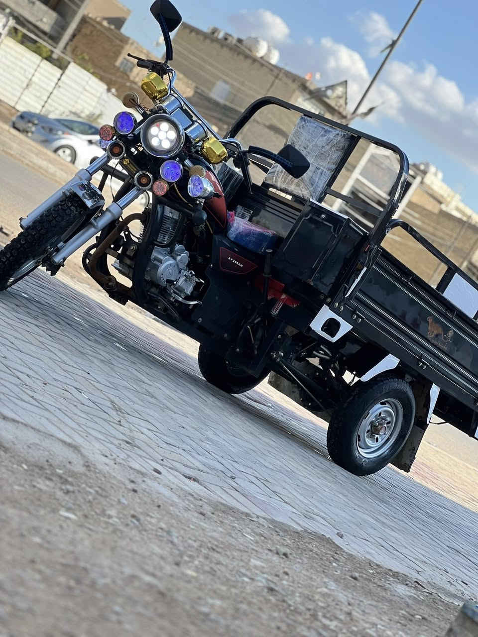 يالله موديل 2024 كفاله عامه أوراق كامله مابيها نقص برغي أخت زيرو اخوان لحد يكلي شبيها مابيها أخت زيرو مابيه نقص برغي كفاله عامه السعر 1800 مكاني بغداد *********** اتصل أخليك عل راسي 😍🫶
