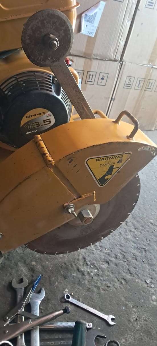 قاطعه كونكريت ياباني اصلي
محرك ياباني حجم ٤١ 
شغال ميه بل الميه 
القاطعه جاهزه للعمل اي نقص مابيها 

#السعر_500_الف_دينار

العنوان بغداد ساحة الطيران شارع النضال 
مقابل كنيسه الارمن 
للتواصل والاستفسار الاتصال على الرقم ***********
@الجميع
