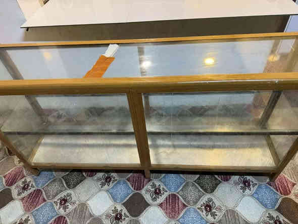 ميز للبيع عدد ٢
مكان حله طهمازيه 
***********
