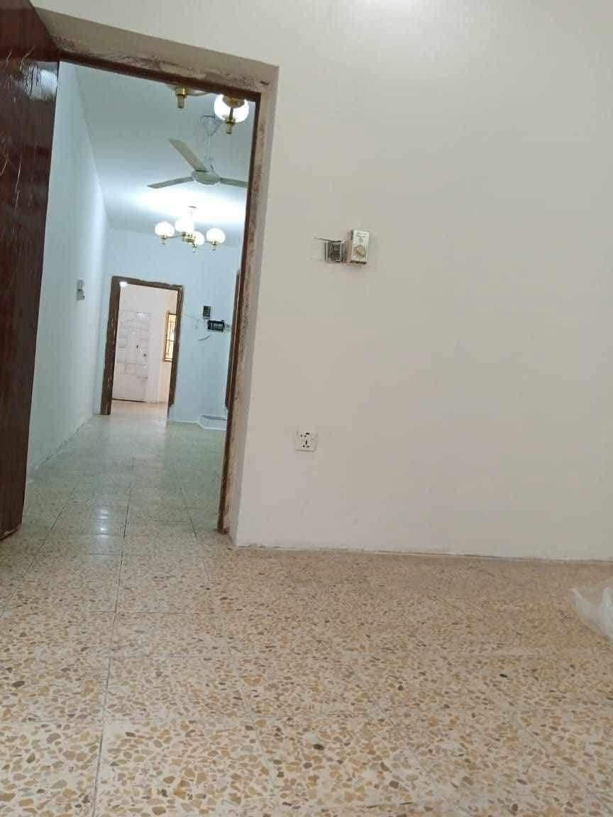 دار للايجار مساحة 135 متر
بناء كلاسك 

الموقع / شارع فلسطين حي المهندسين

الطابق الأرضي

كراج صالة غرفة نوم مطبخ خدمات منور

الطابق الثاني

غرفتين نوم خدمات

 مكتب الديار الخضراء للعقار شارع فلسطين حي المهندسين يوجد لدينا عروض اكثر للاستفسار يرجى مرسلتنا على الصفحه مكتب الديار الخضراء 
7717740997/***********
