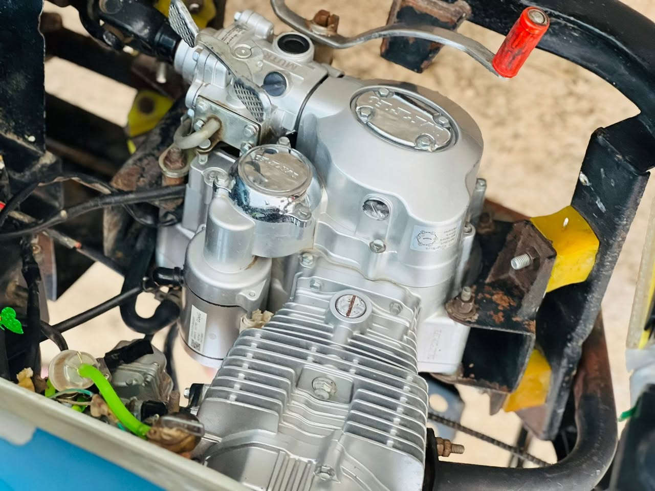 سلام عليكم امتي أر مكفوله. كص. للحيم مكينه جديده ٢٤ السعر ١٧٥٠  وبيهه مجال  ***********
