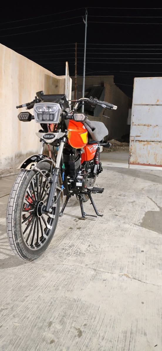 دراجة سولنك 2025 محرك 200 SBF ضاغطة وزنجيل بدون اهتزاز ماشي 1400 انشد قبل شهرين دراجة شخط مابيها والسعر مليون و25 الف  ...درع جديد 
الرقم *********** واتس واتصال
بيع مستعجل ولجديد مالته اسئل ع سعرة
