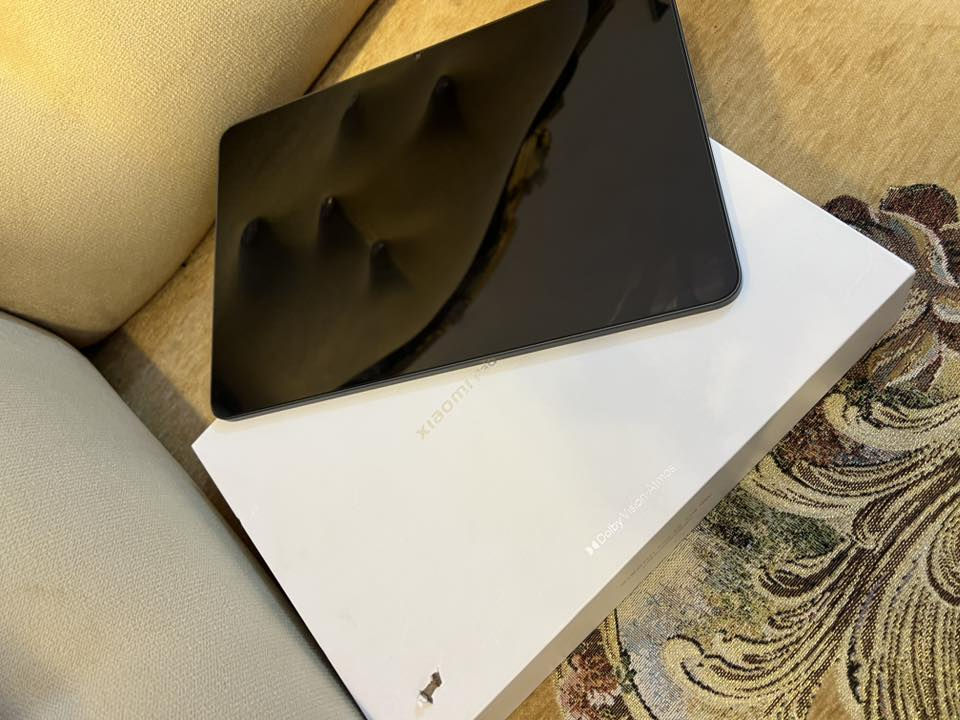 السلام عليكم ☘️
مواصفات الأيباد 

iPad📱
XIaomI pad 6S Pro 12.4
ذ512 
بطارية بسعة 10000 mAh🔋
شاشه 3K 144 HZ
معالج snapdragon 8Gen2 
يدعم 120 فريم كل الألعاب بكلّ سلاسة 
يدعم الشحن السريع بقدرة 120W🔋
سماعات Dolby Vision-Atmos أستيريو 🔊 
بصمة أصبع جانبيه + يدعم الشريحه الألكترونية
ملاحظه : فقط بي رصعه خفيفه كلش بالظهر‼️
‼️السعر 670 ألف وبي مجال بسيط 
للأستفسار على الخاص او الرقم :
***********
