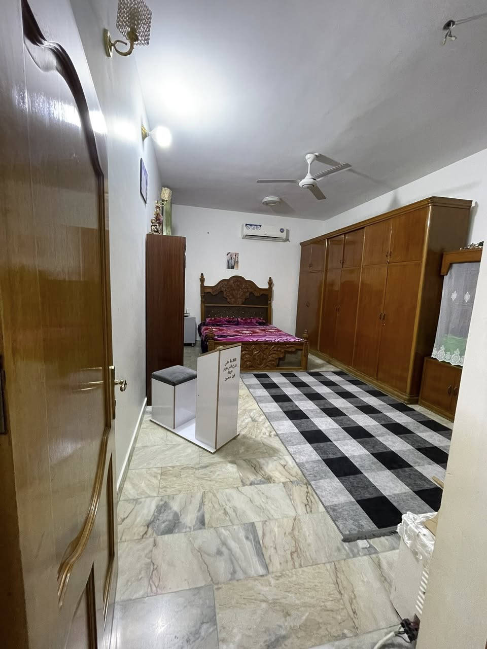 دار للبيع بغداد جديده شارع المسبح
مساحته ٣٠٠ اي استفسار ع هذا رقم ***********
