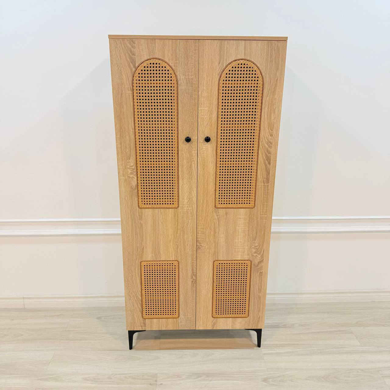 خزانه 2 باب 
ارتفاع 175 سم 
عرض 80 سم 
عمق 32 سم


**إذا كنت صاحب هذا الإعلان وتريد حذفه لأي سبب، رجاءا أرسل رسالة إلى الدعم الفني**